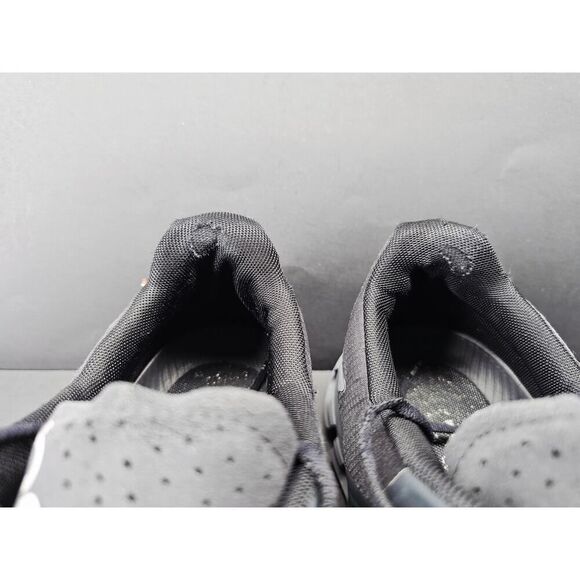 Athletic_Shoes